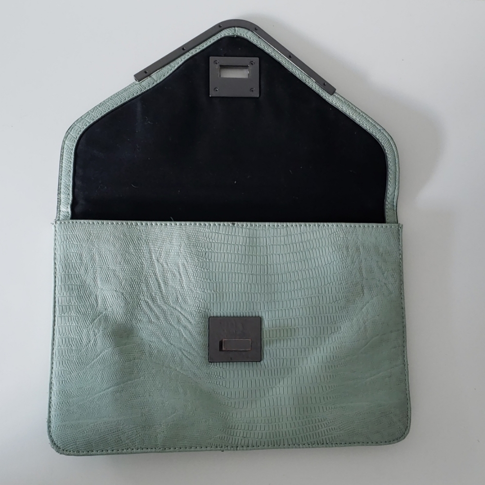 BCBGeneration "Charlie" Clutch - Picture 4 of 5